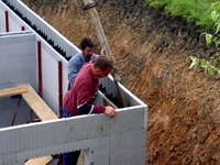 ICF-Pouring-concrete